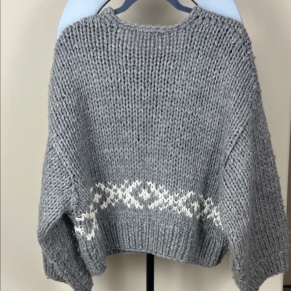 Alpaca Wool Gray Knit Sweater with White Pattern - Picture 6 of 8